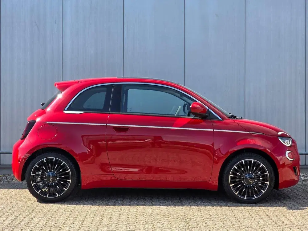 Fiat 500 La Prima 42 kWh Navigatie uit 2024, foto 4