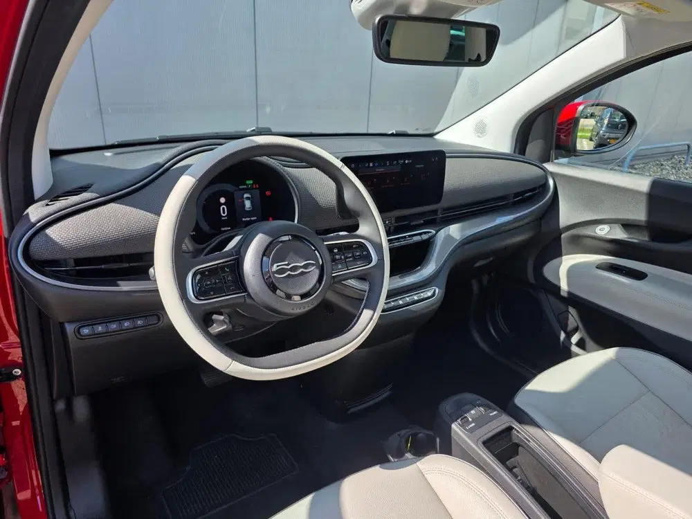 Fiat 500 La Prima 42 kWh Navigatie uit 2024, foto 8