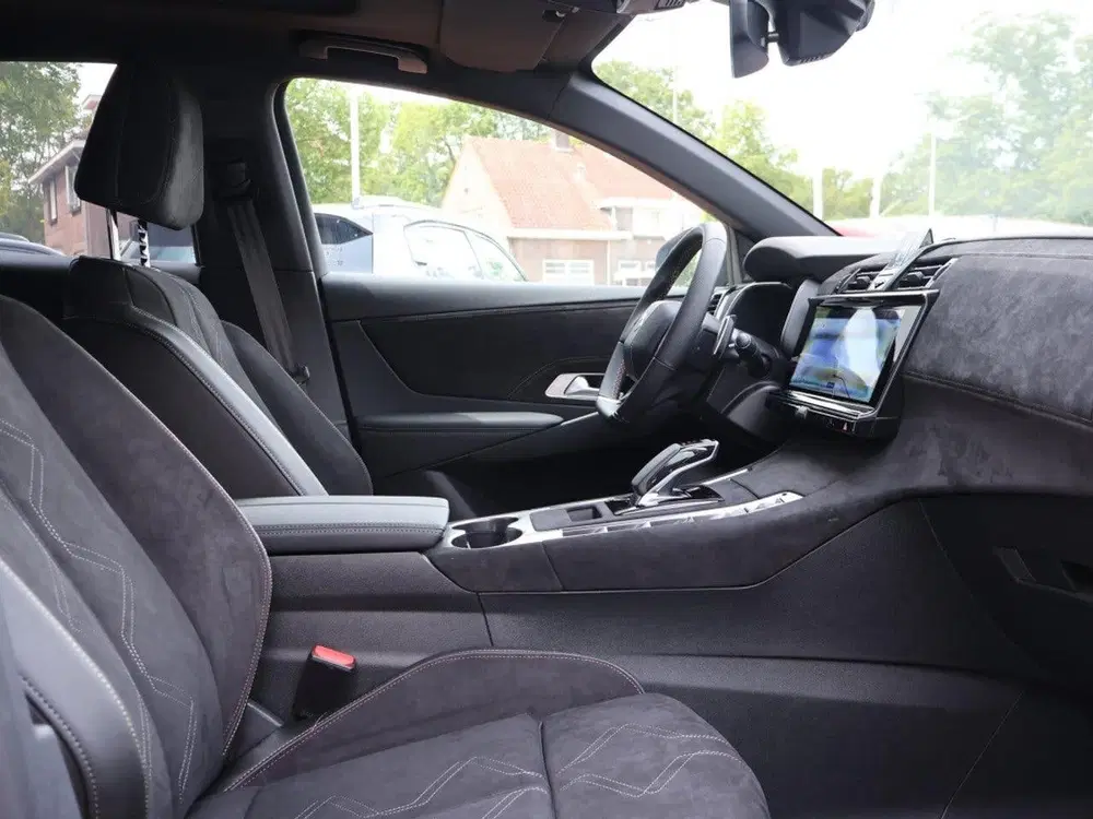 DS Automobiles DS 7 DS DS 7 E-TENSE Plug-in hybride 225PK eEAT uit 2026, foto 6
