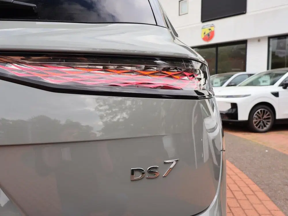 DS Automobiles DS 7 DS DS 7 E-TENSE Plug-in hybride 225PK eEAT uit 2026, foto 12