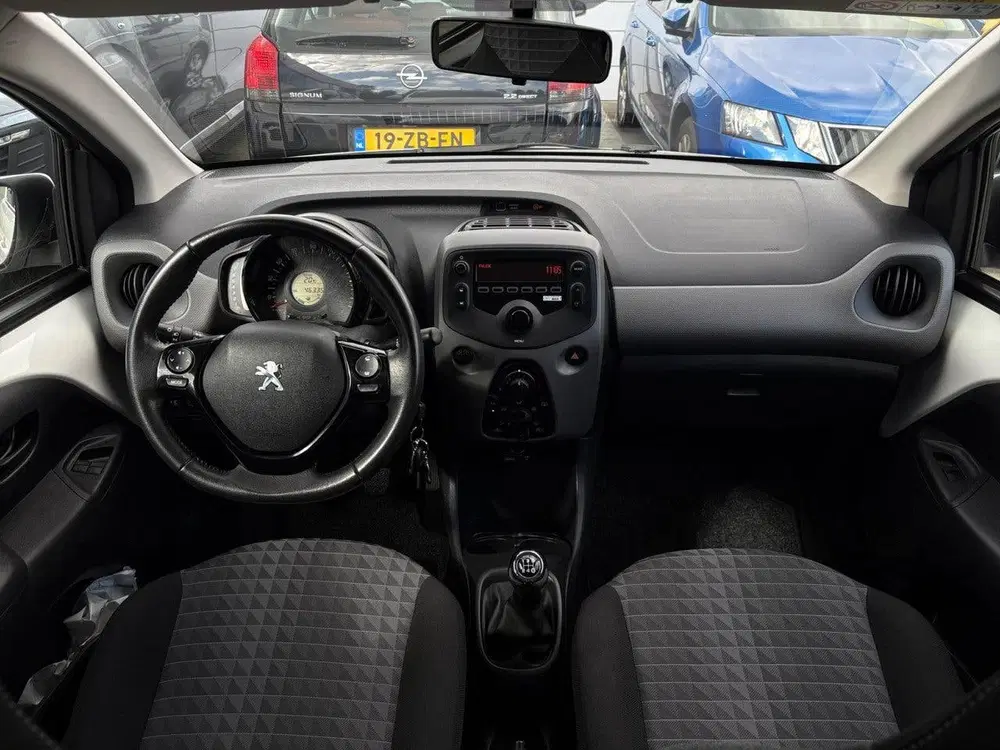 Peugeot 108 5-deurs Active 1.0 e-VTi 72pk uit 2020, foto 13