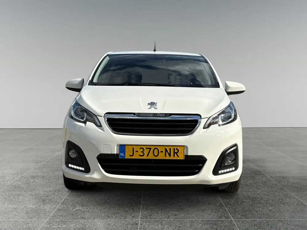 Peugeot 108 5-deurs Active 1.0 e-VTi 72pk uit 2020, foto 2