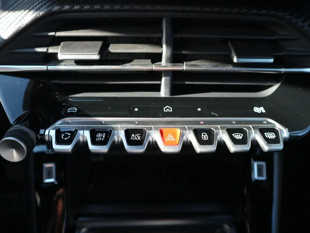 Peugeot 2008 1.2 Hybrid 145 GT uit 2026, foto 15