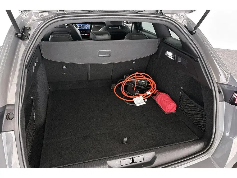 Peugeot 308 SW 1.6 Plug-in Hybrid 180 GT Pano Trekhaak uit 2024, foto 12