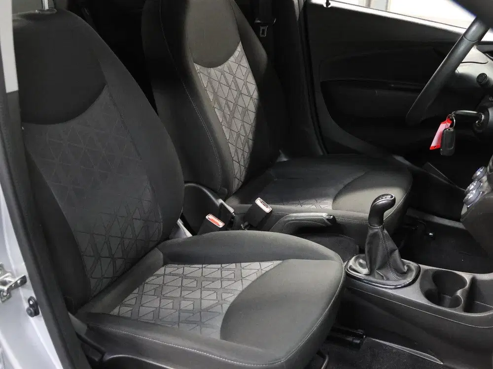 Opel Karl 1.0 75pk 120 Jaar Edition uit 2019, foto 10