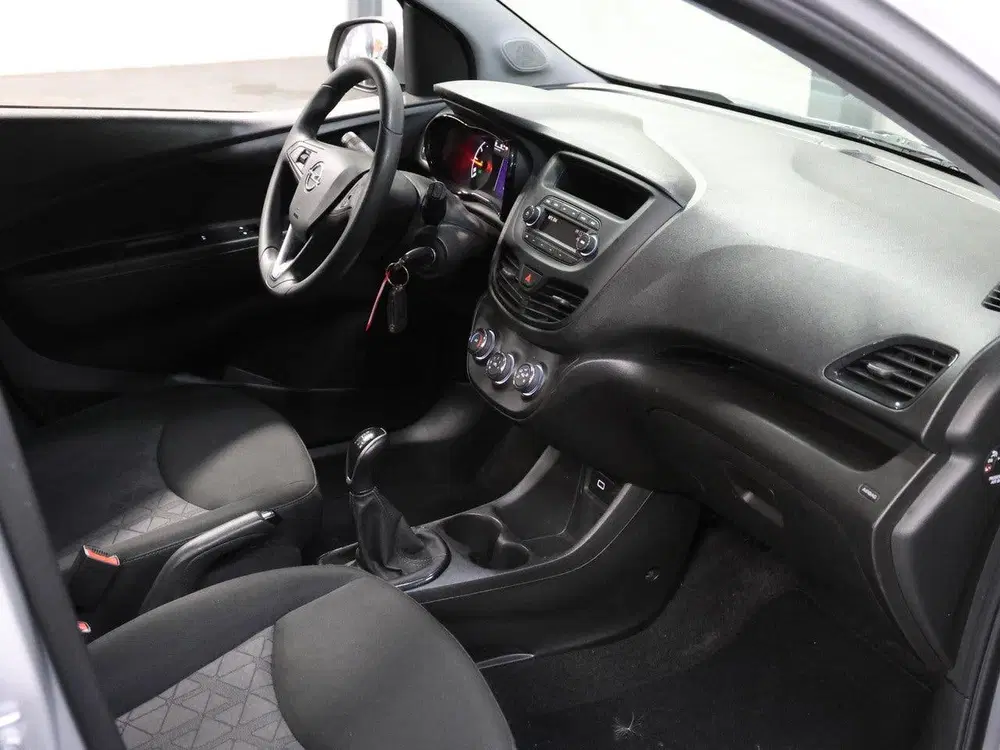 Opel Karl 1.0 75pk 120 Jaar Edition uit 2019, foto 9