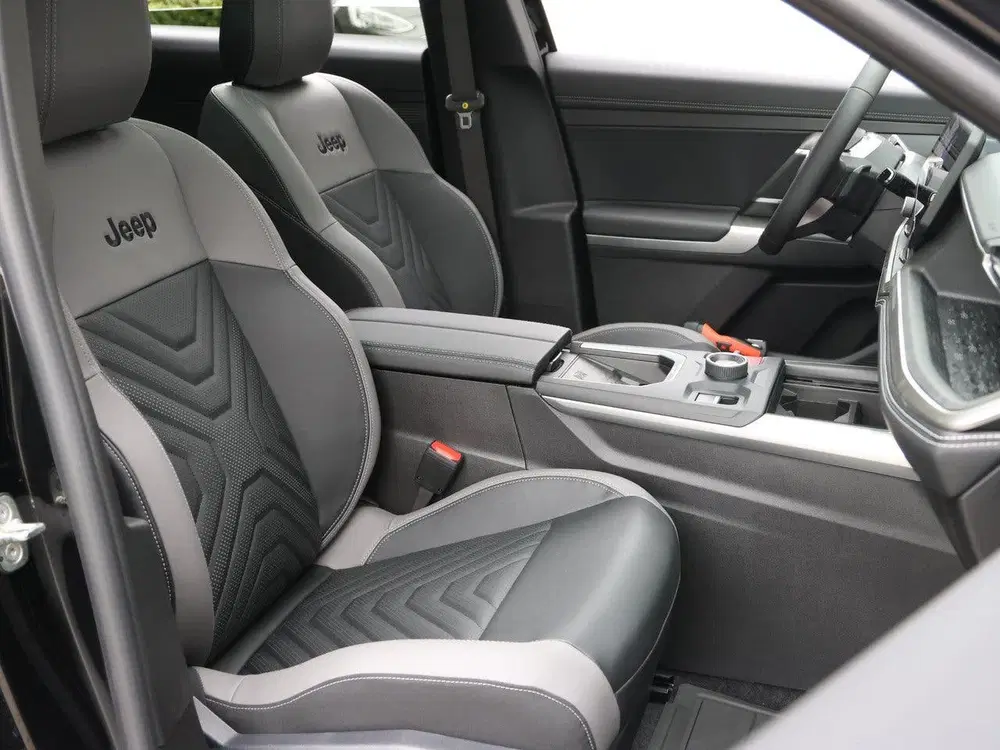 Jeep Compass 1.2 e-Hybrid First Edition uit 2026, foto 10