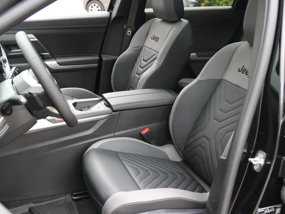 Jeep Compass 1.2 e-Hybrid First Edition uit 2026, foto 14