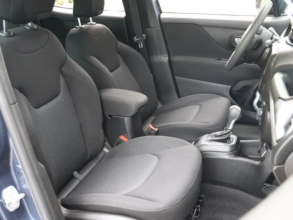 Jeep Renegade 150pk Longitude Automaat uit 2021, foto 9