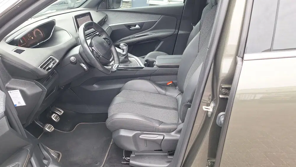 Peugeot 3008 1.2 PureTech GT Line uit 2019, foto 13