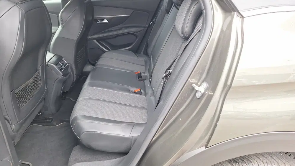 Peugeot 3008 1.2 PureTech GT Line uit 2019, foto 14