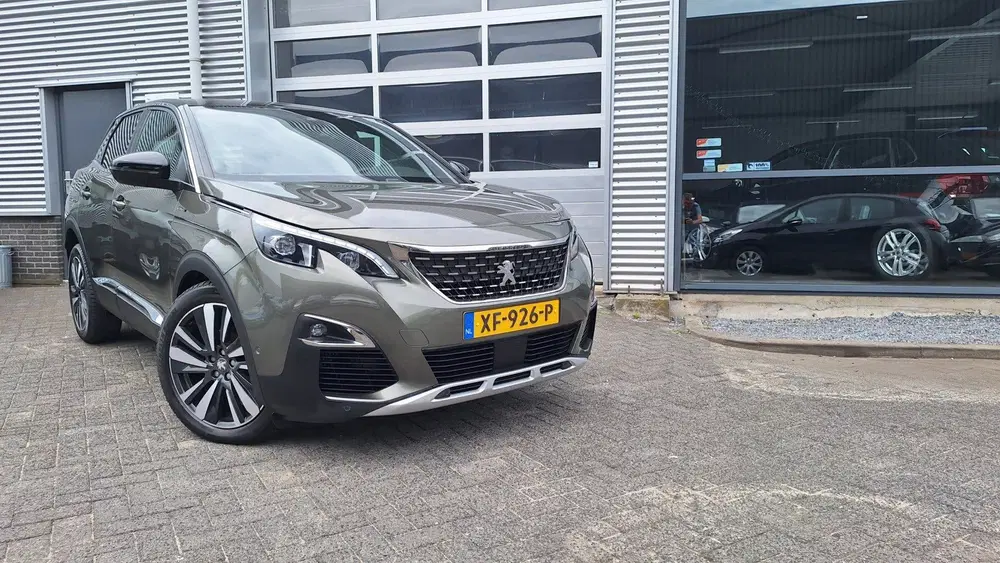 Peugeot 3008 1.2 PureTech GT Line uit 2019, foto 2