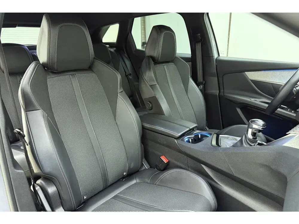 Peugeot 3008 1.2T 130pk GT uit 2024, foto 13