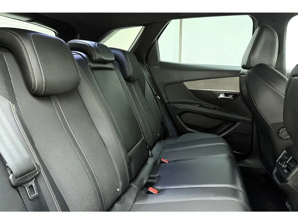 Peugeot 3008 1.2T 130pk GT uit 2024, foto 14