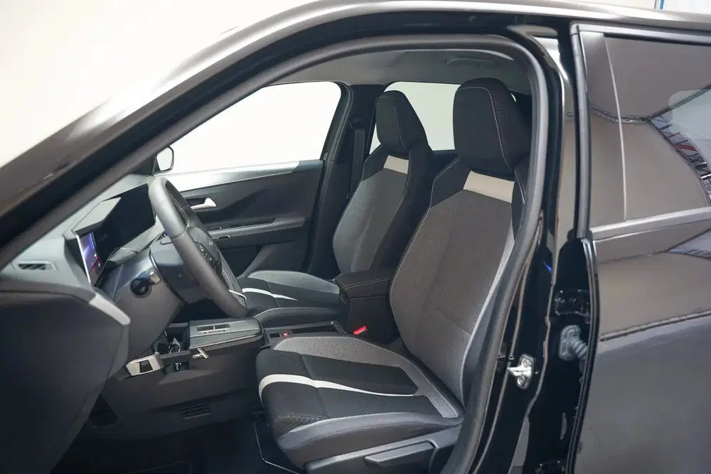 Opel Frontera Electric GS 44 kWh [ SoH 95 uit 2025, foto 9