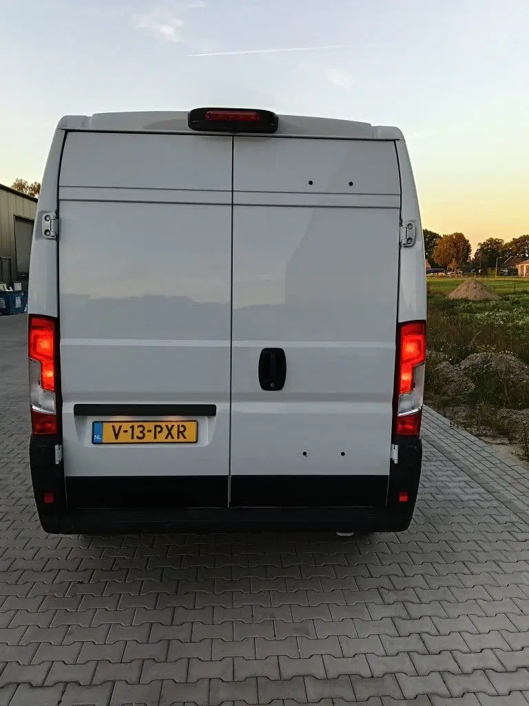 Peugeot Boxer GB 335 L3h2 Bluehdi 140PK S&S 2022 Wit uit 2022, foto 3