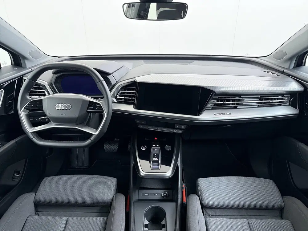 Audi Q4 e-tron 40 82kWh Trekhaak Matrix Led 19" Sportst.+ uit 2021, foto 3