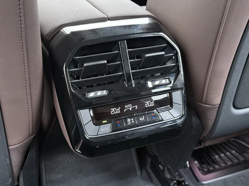 BMW iX xDrive40 327PK Executive SOH 99% Trekhaak uit 2023, foto 13