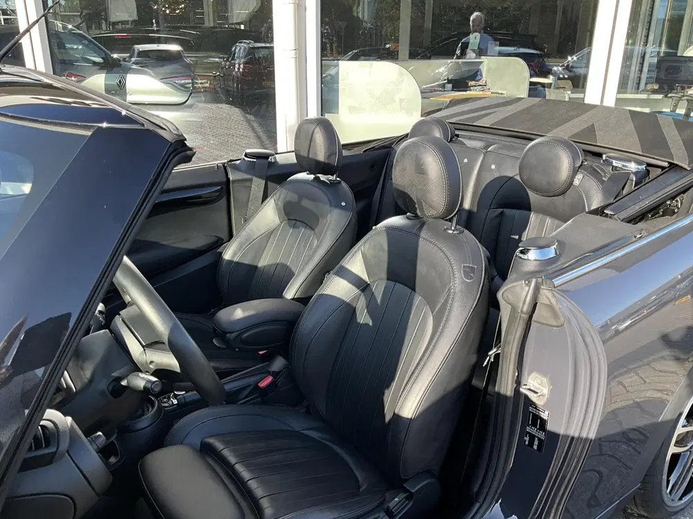 Mini Cabrio 2.0 Cooper S JCW CAMERA uit 2020, foto 10