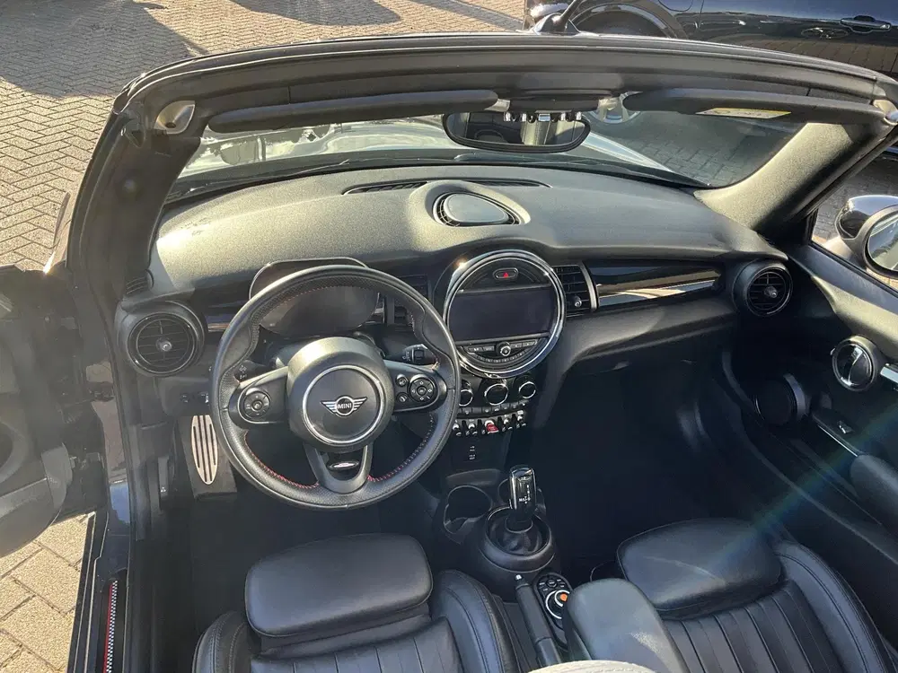 Mini Cabrio 2.0 Cooper S JCW CAMERA uit 2020, foto 11