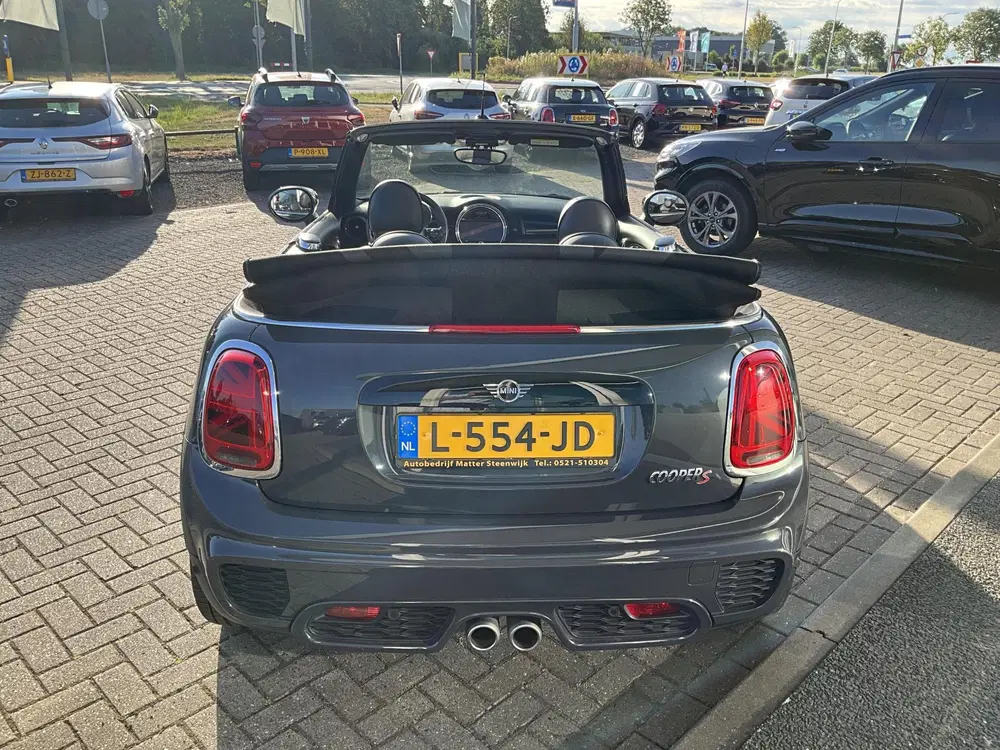 Mini Cabrio 2.0 Cooper S JCW CAMERA uit 2020, foto 4