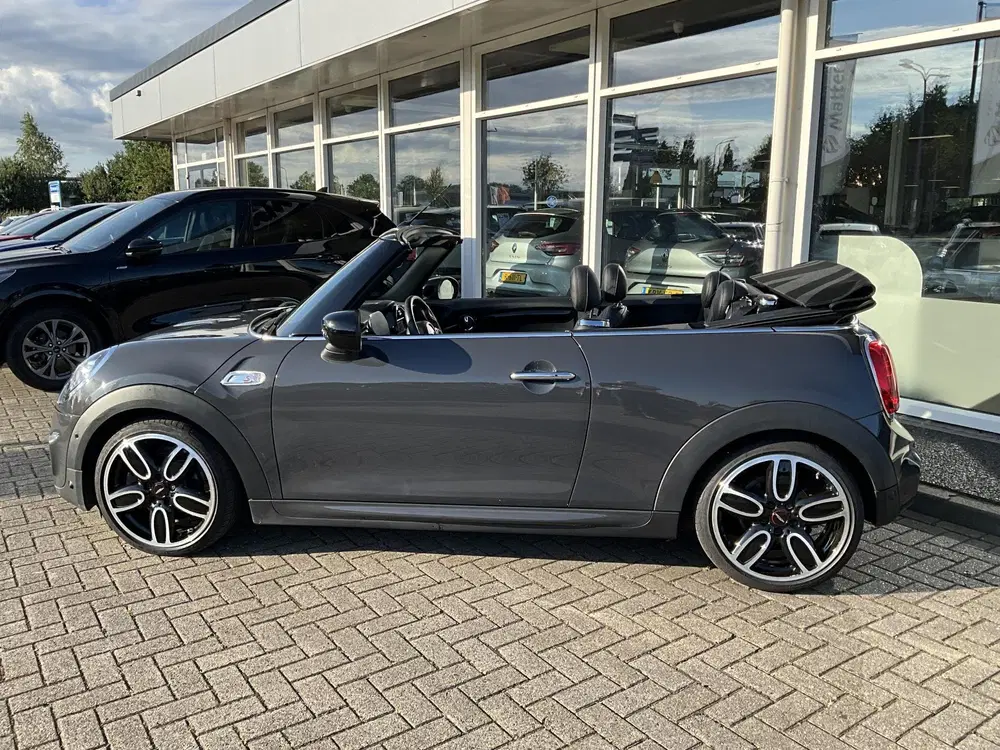 Mini Cabrio 2.0 Cooper S JCW CAMERA uit 2020, foto 6