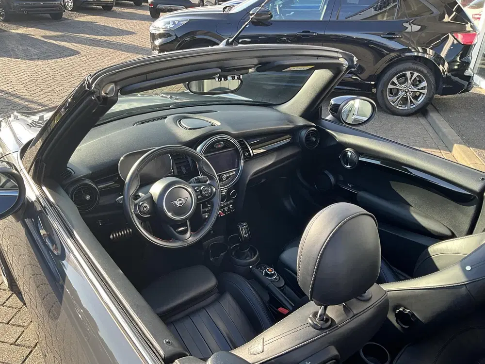 Mini Cabrio 2.0 Cooper S JCW CAMERA uit 2020, foto 7