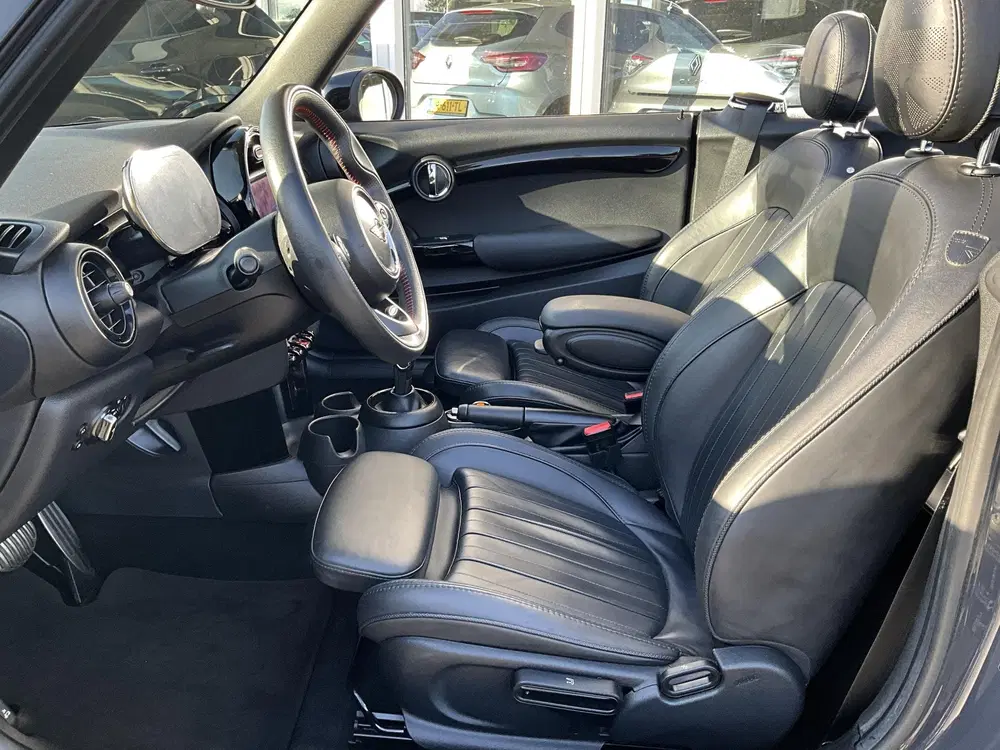 Mini Cabrio 2.0 Cooper S JCW CAMERA uit 2020, foto 8