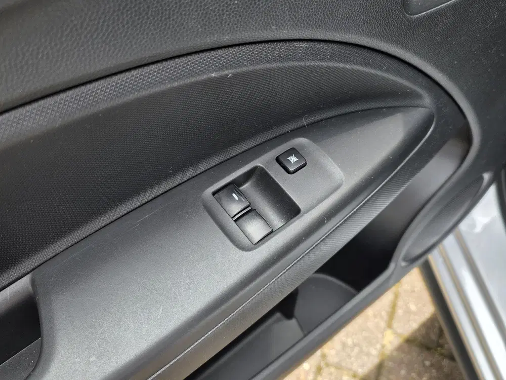 Mitsubishi Space Star 1.2 Connect uit 2023, foto 10