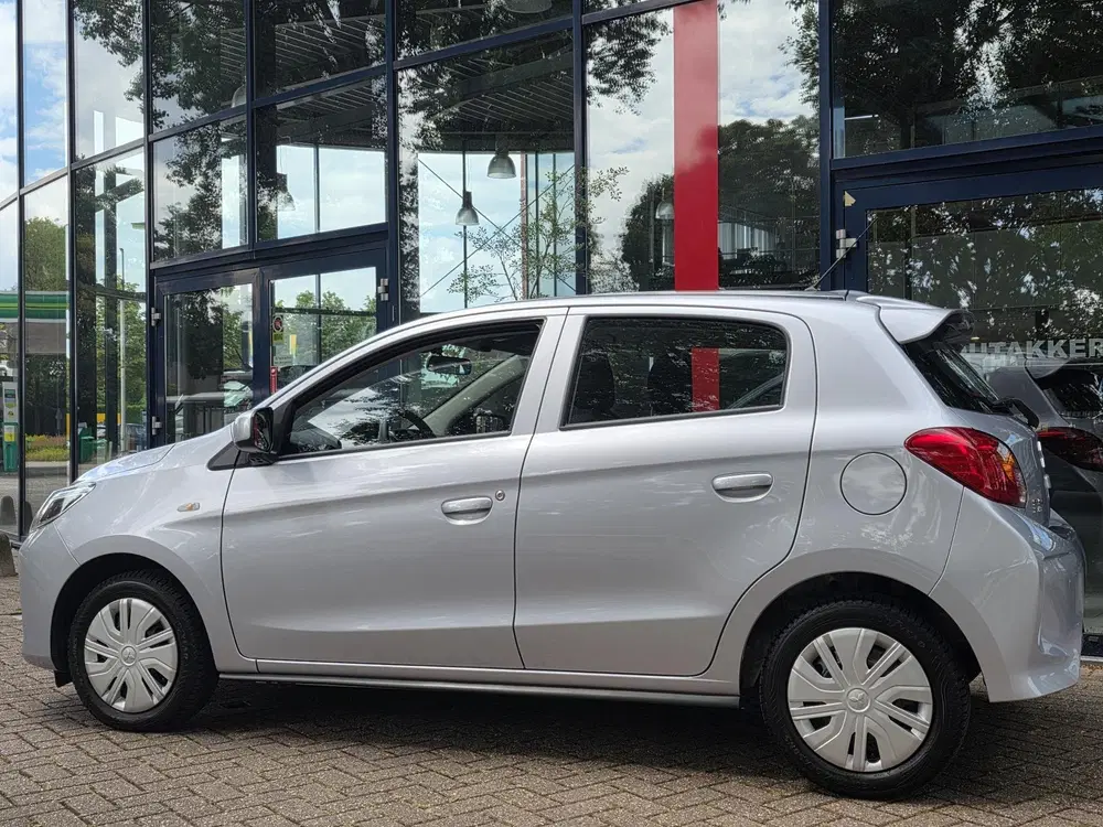 Mitsubishi Space Star 1.2 Connect uit 2023, foto 4