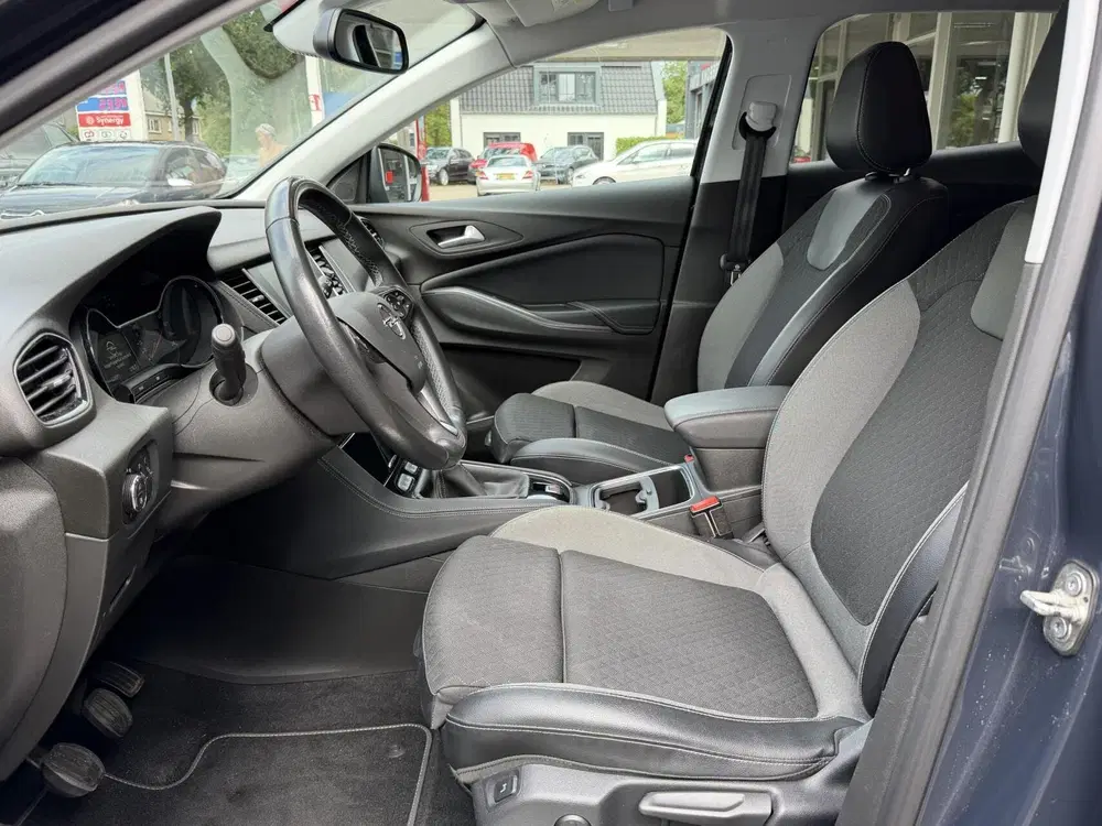 Opel Grandland 1.2 Turbo Innovation Climat uit 2019, foto 12