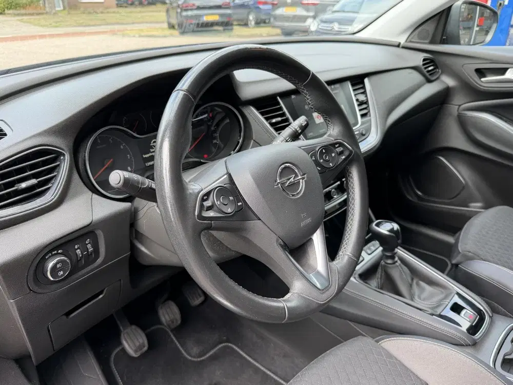 Opel Grandland 1.2 Turbo Innovation Climat uit 2019, foto 9