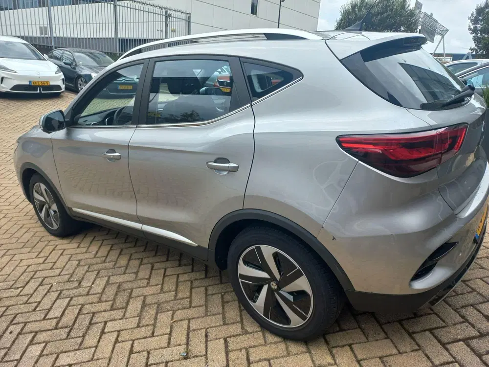 MG ZS EV Long Range Luxury 70 kWh uit 2023, foto 4
