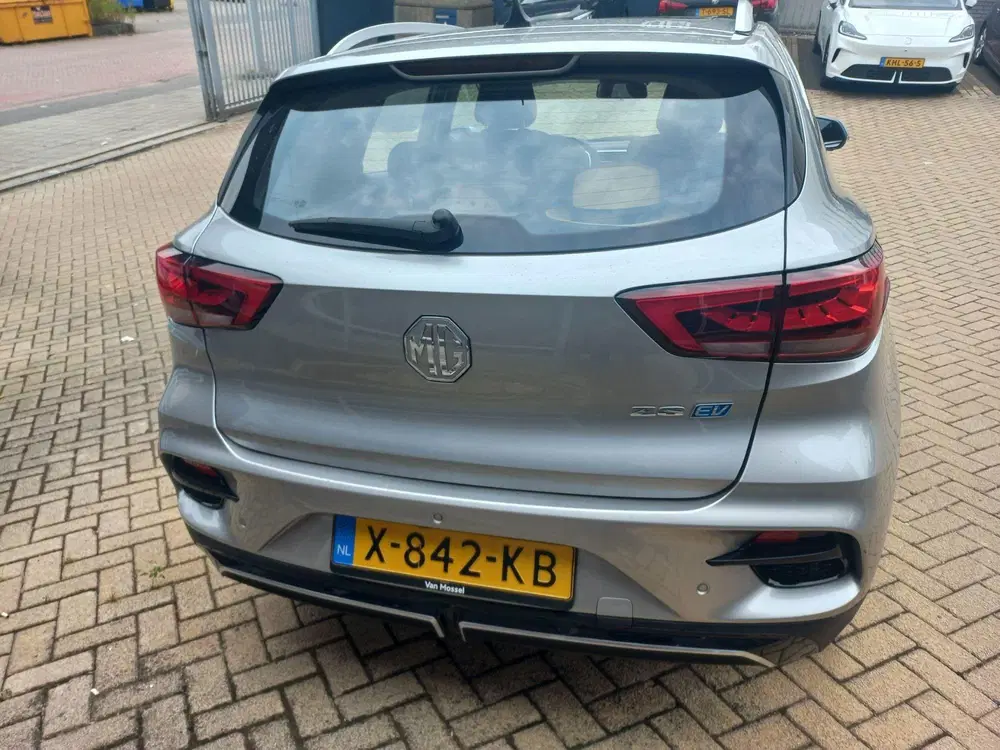 MG ZS EV Long Range Luxury 70 kWh uit 2023, foto 5