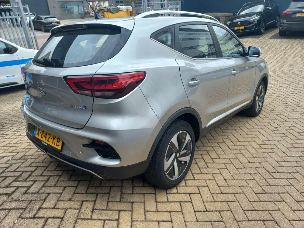 MG ZS EV Long Range Luxury 70 kWh uit 2023, foto 6