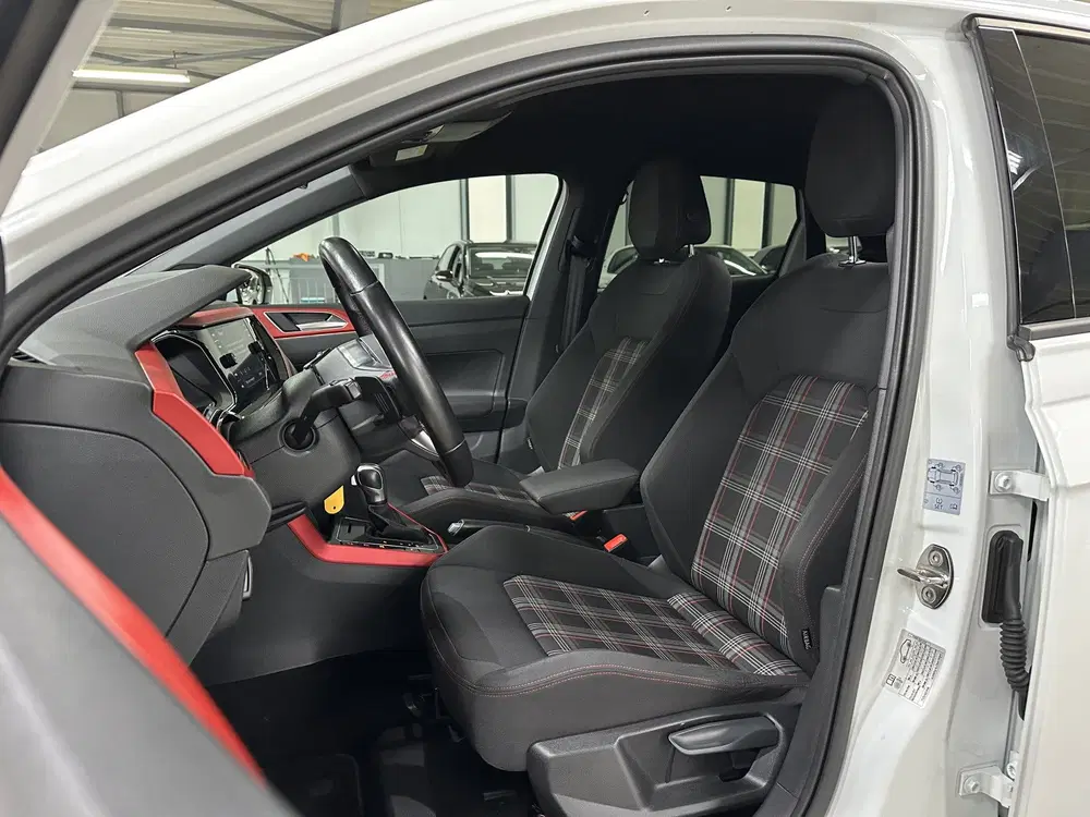 Volkswagen Polo 2.0 TSI GTI 200pk uit 2020, foto 2