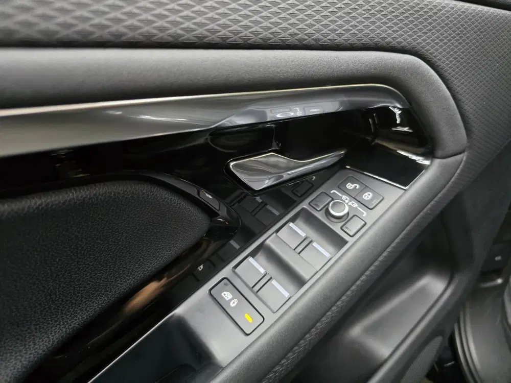 Land Rover Range Rover Evoque 2.0 P200 AWD R-Dynamic Pano ca uit 2019, foto 4