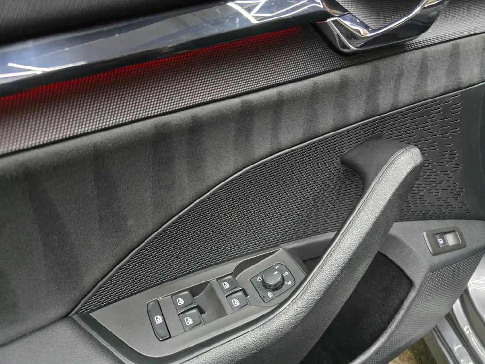 Skoda Octavia 1.4 TSI RS iV PHEV Business Pano HUD Nav uit 2022, foto 4