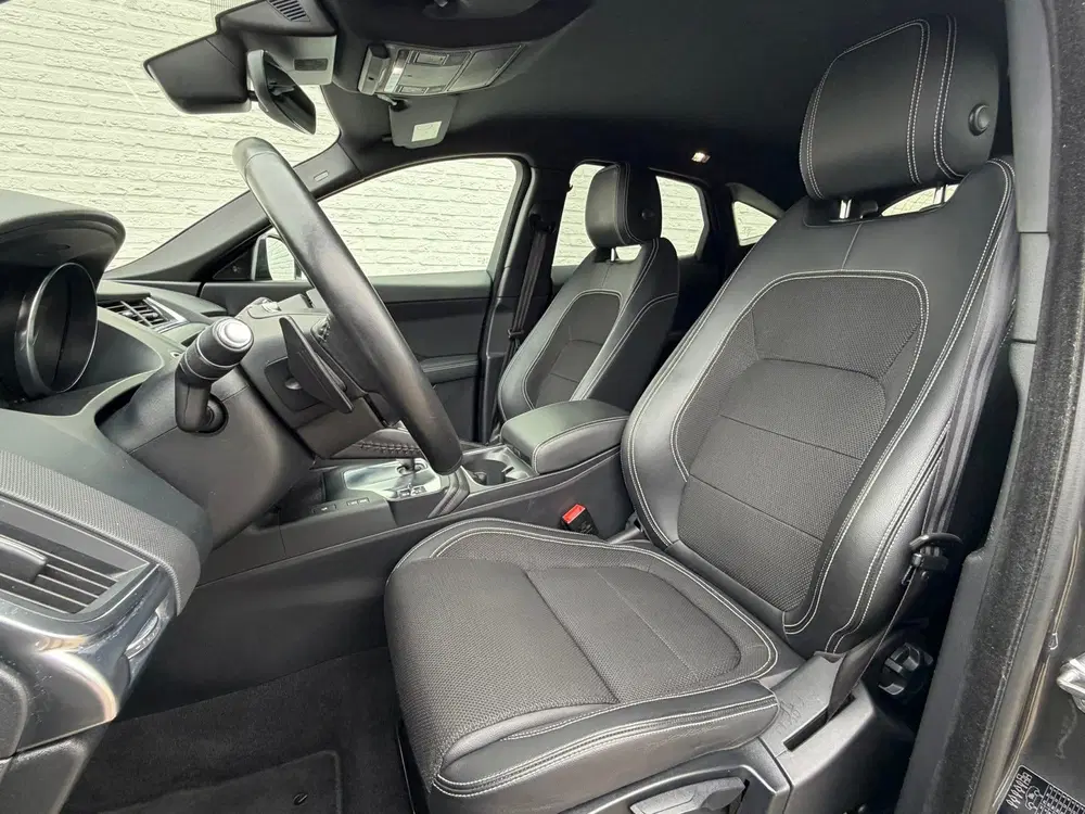 Jaguar E-Pace 2.0 P200 AWD R-Dynamic Automaat Cruise Sto uit 2019, foto 4