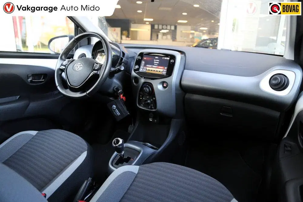 Toyota Aygo 1.0 VVT-i AUTOMAAT X-play club (bj 2019) uit 2019, foto 3