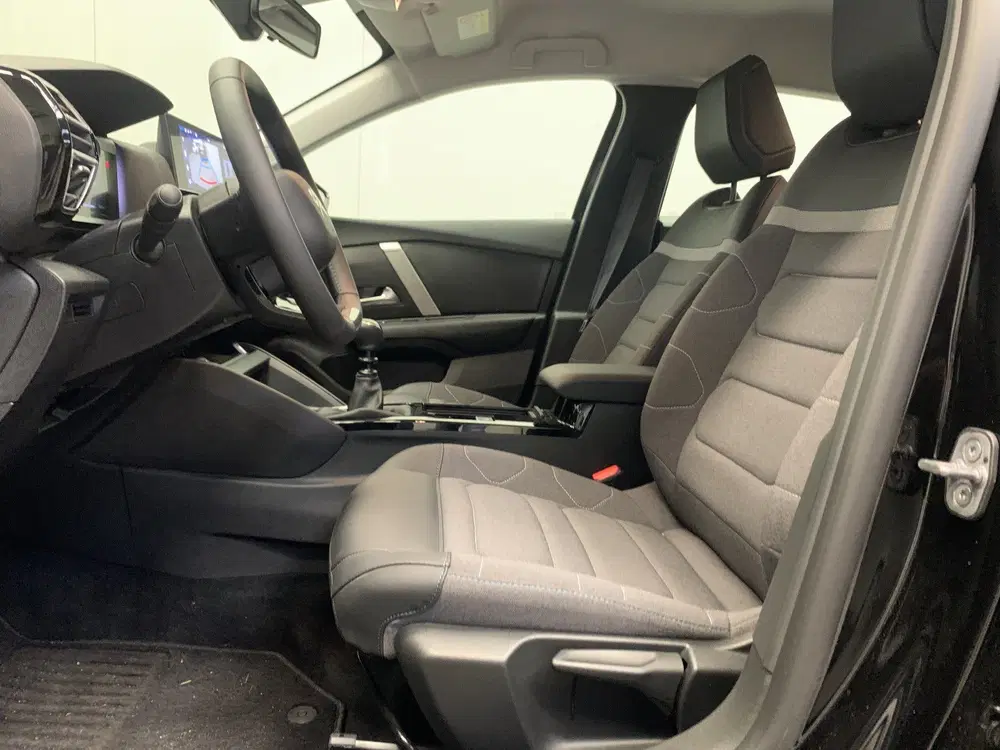 Citroën C4 1.2 130PK VTR Sport NAVI-CAMERA-LMV.18-LAN uit 2024, foto 3