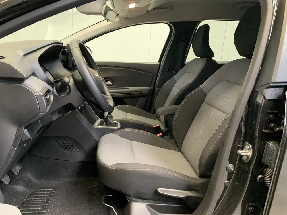 Dacia Jogger 1.0 TCe 110 Extreme 7p. Navi by Carplay-Ai uit 2024, foto 3