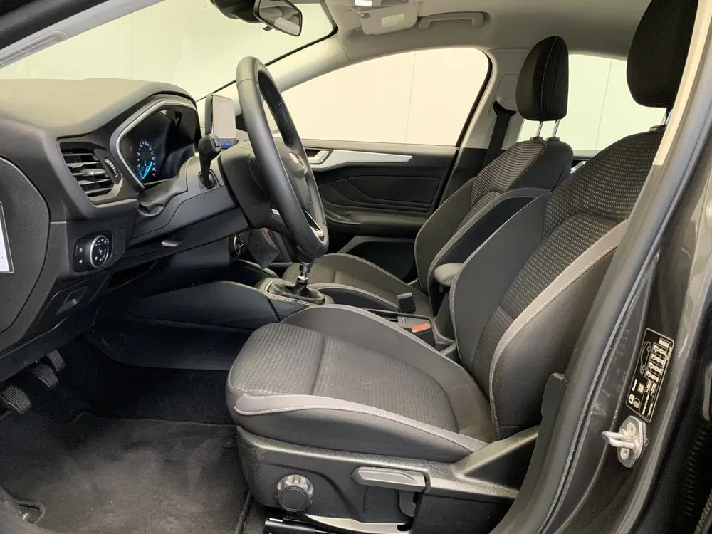 Ford Focus 1.0 EcoBoost Trend Edition Business NAVIGA uit 2020, foto 3