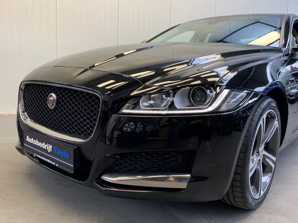 Jaguar XF 2.0t Prestige VIRTUAL COCKPIT-NAVI-LANE AS uit 2019, foto 11