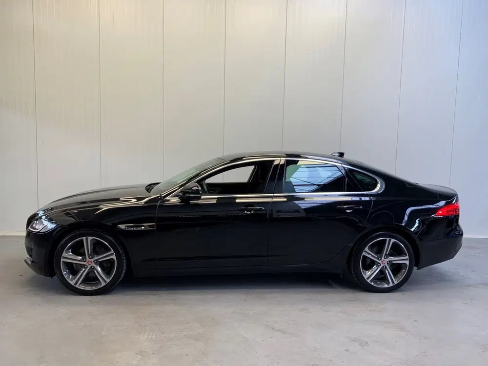 Jaguar XF 2.0t Prestige VIRTUAL COCKPIT-NAVI-LANE AS uit 2019, foto 4