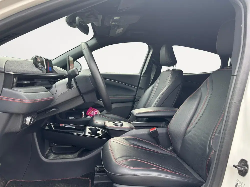 Ford Mustang Mach-E AWD 75 kWh 269PK uit 2021, foto 11