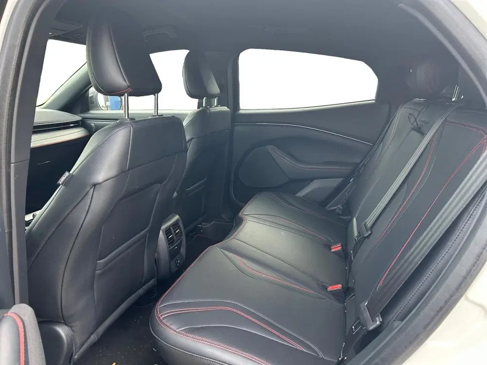Ford Mustang Mach-E AWD 75 kWh 269PK uit 2021, foto 12