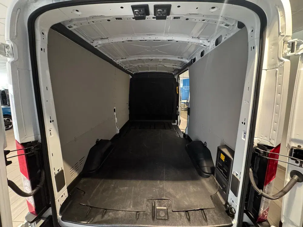 Ford Transit 350 L3H2 Trend 68 kWh 184 pk uit 2024, foto 12