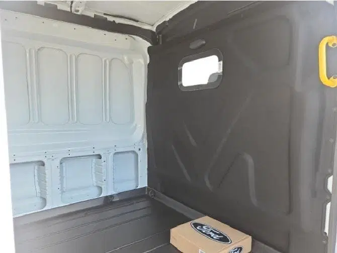 Ford Transit 350 L3H2 Trend 68 kWh 184 pk uit 2024, foto 13
