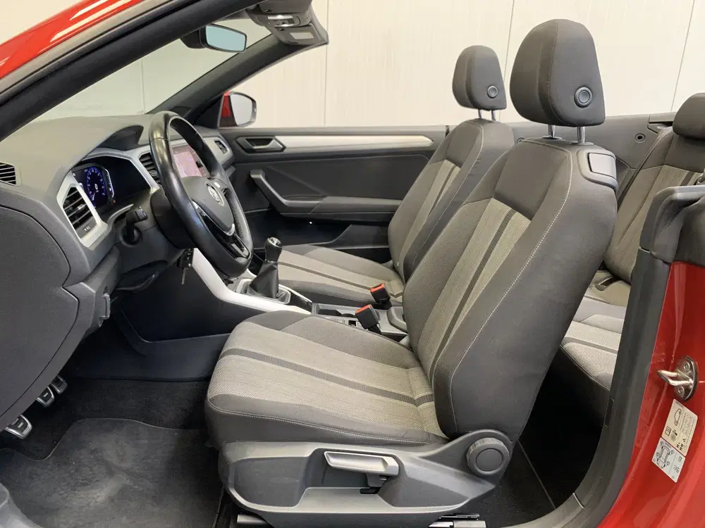 Volkswagen T-Roc 1.0 TSI Style NAVI-ECC-PDC-DIGTAL CO uit 2020, foto 3